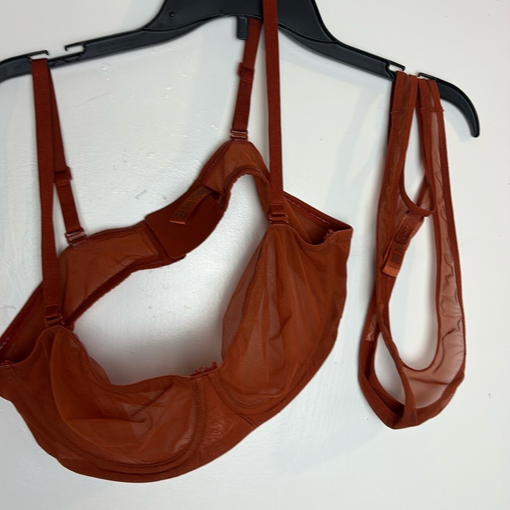 SKIMS Bra & Thong set underwire 40 B